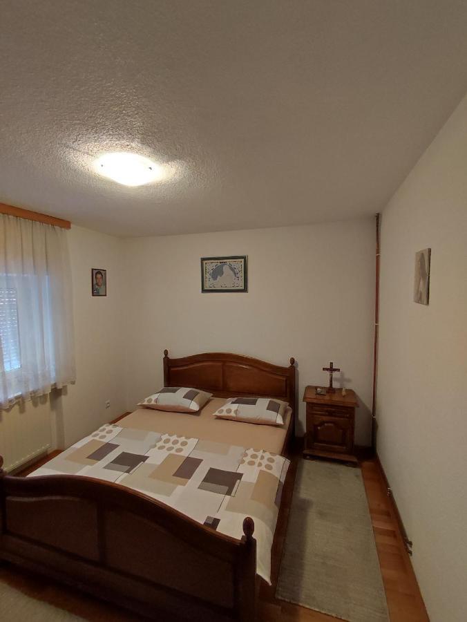 Barisic Apartment ลิฟโน ภายนอก รูปภาพ